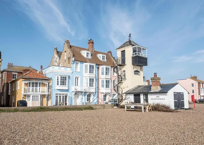 Art Cottage, Sunny Seaside Cottage In Aldeburgh