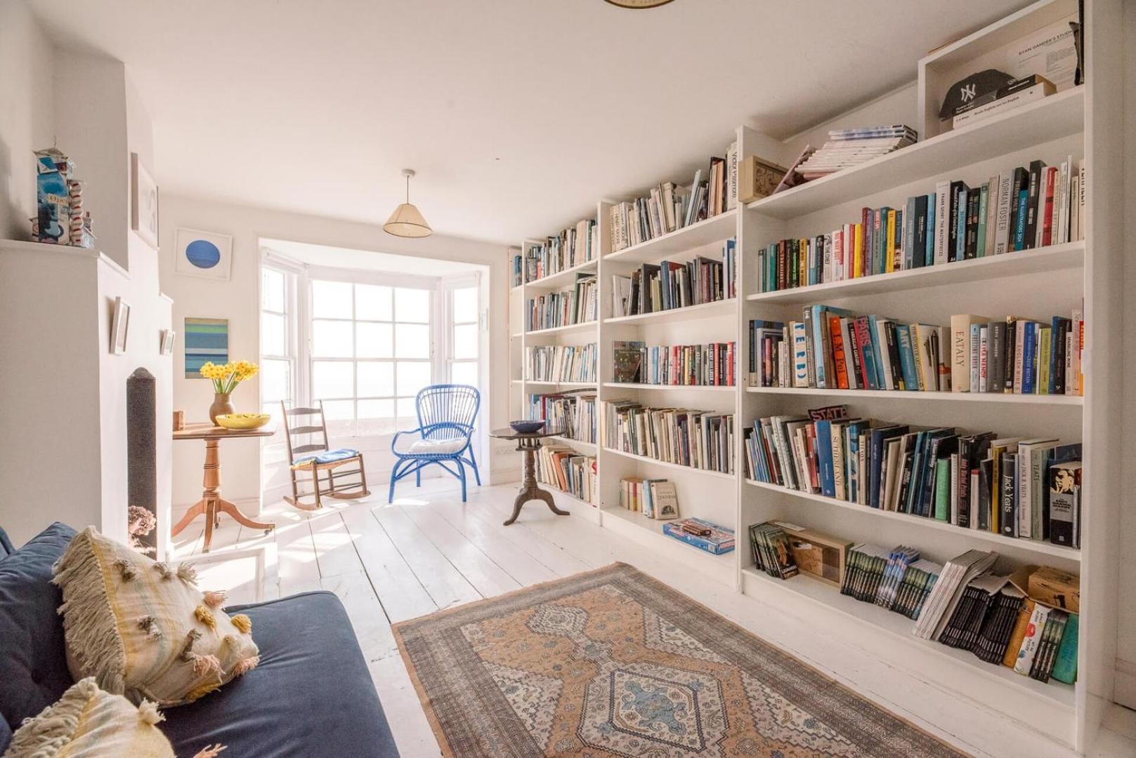 Art Cottage, Sunny Seaside In Holiday home *
